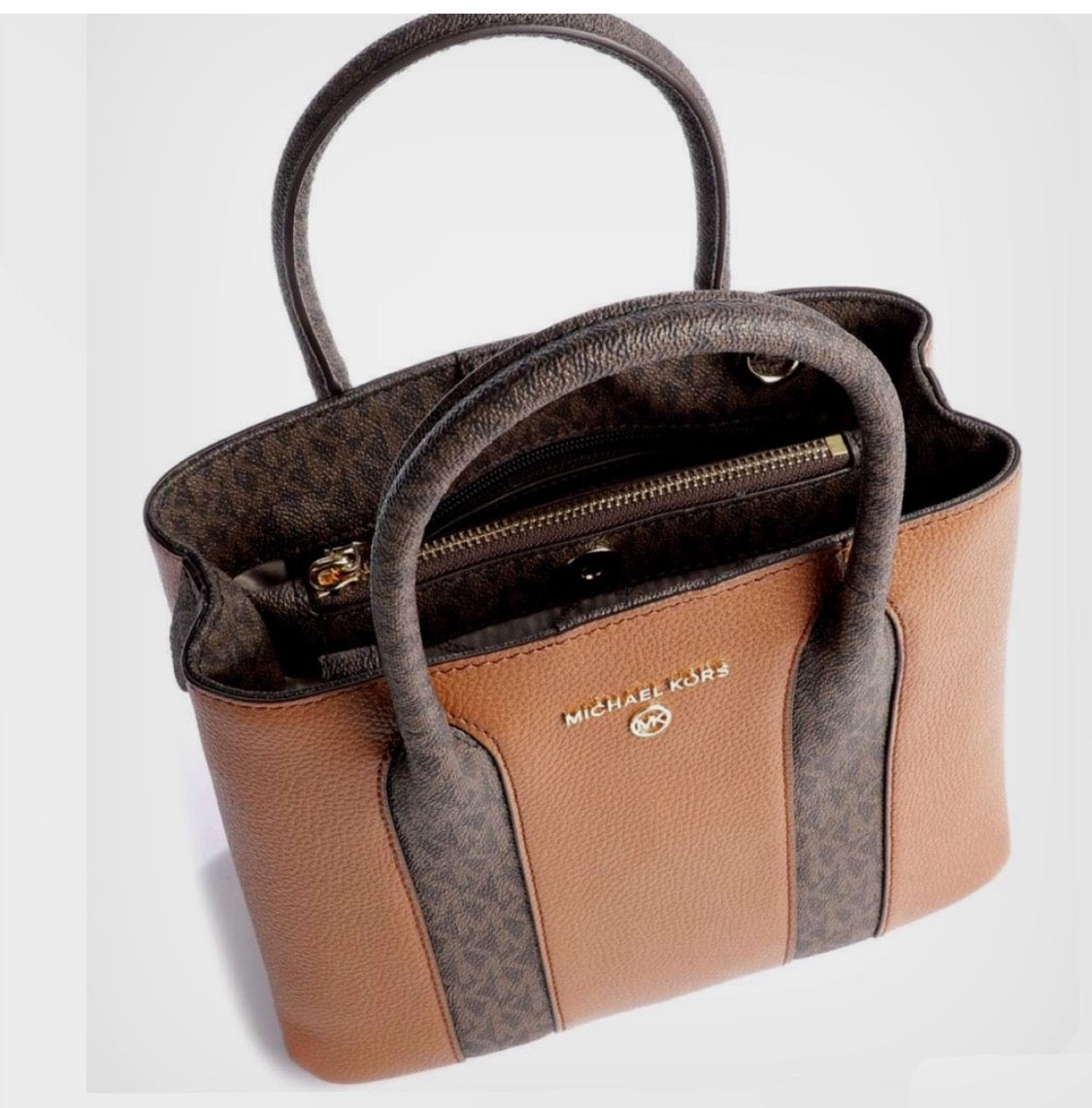 NWT Michael Kors Austin Medium Leather Messenger
