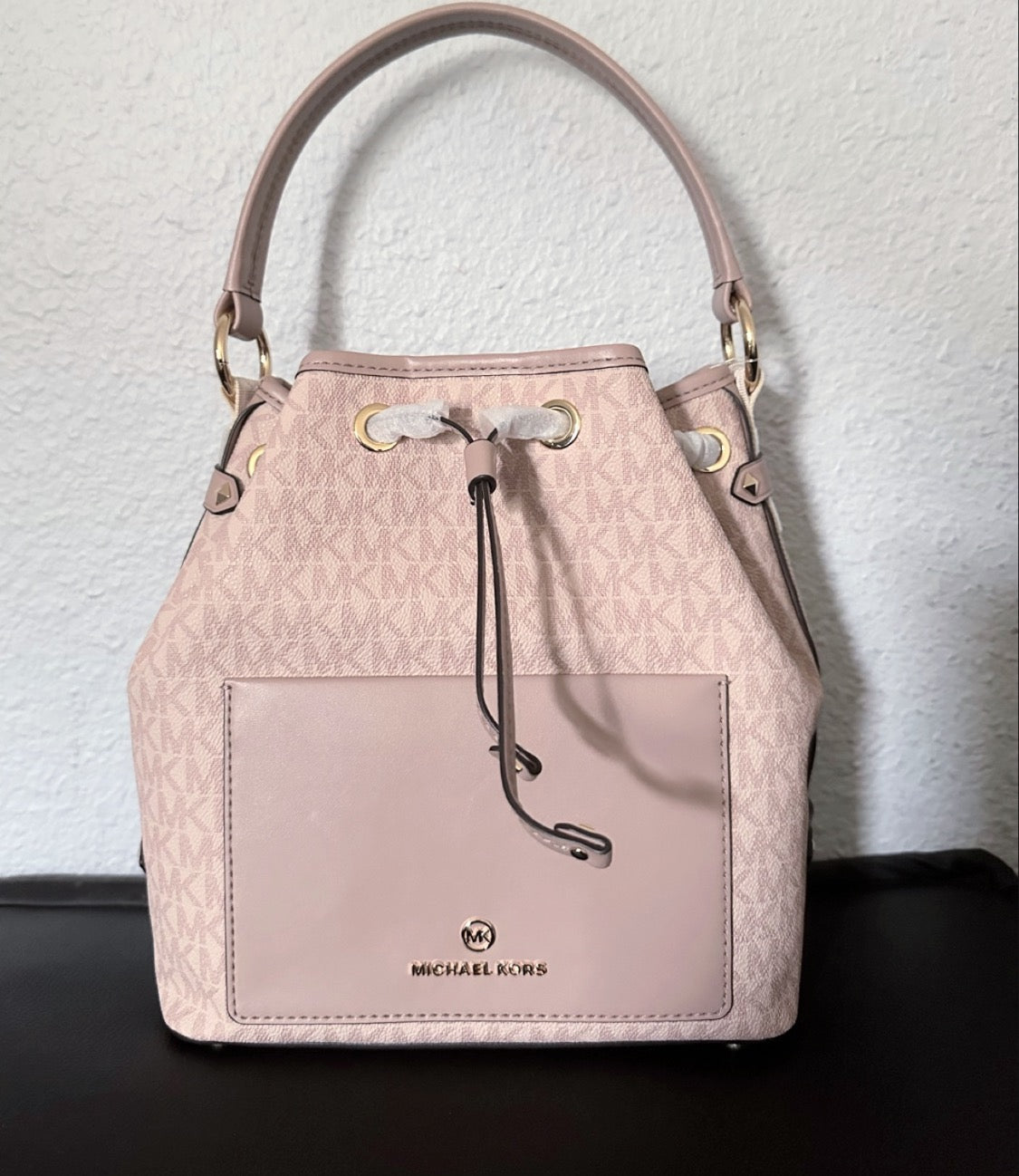MICHAEL KORS Maeve Medium Bucket Bag Signature Canvas