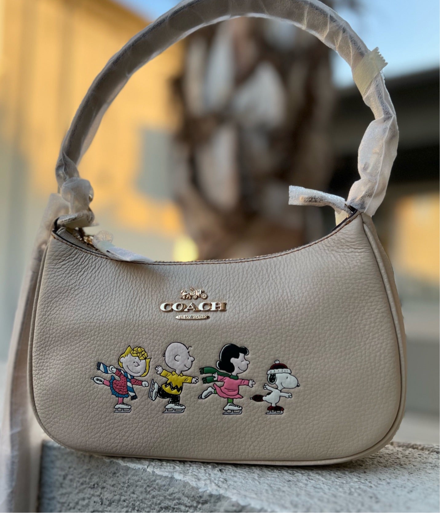 Coach X Peanuts deals Teri Shoulder Bag With Snoopy And Friends Motif